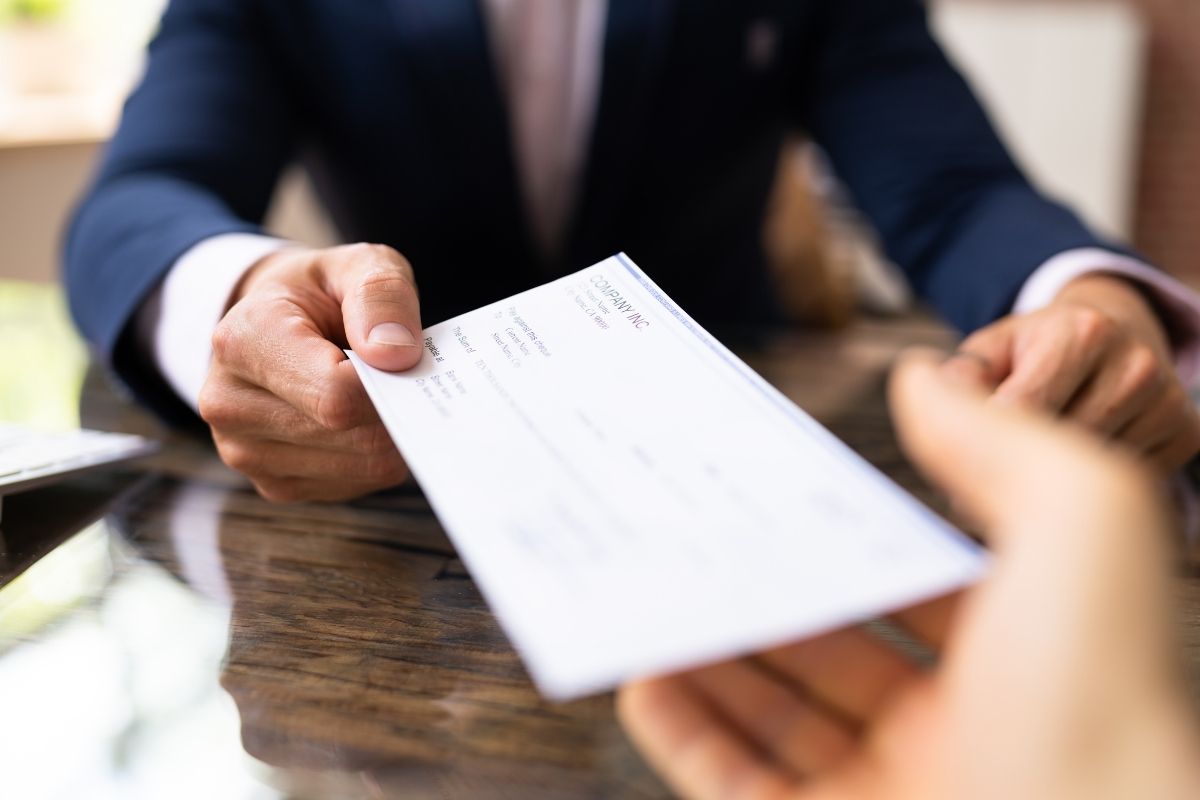 Consegna busta paga lavoratore
