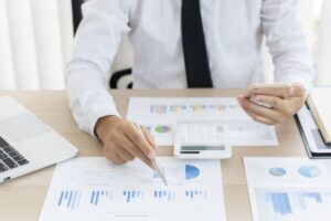 Lavoratore calcoli documenti
