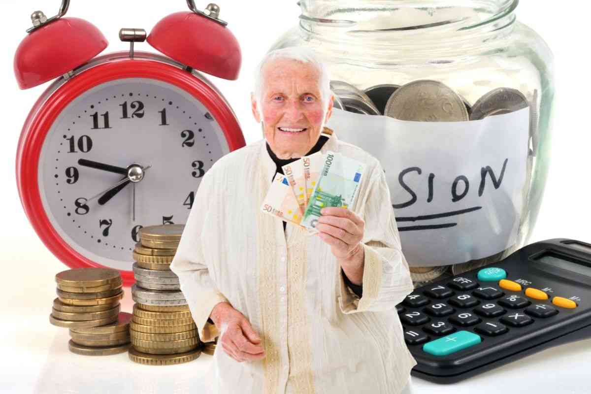 sullo sfondo orologio, calcolatrice, monetine e barattolo, in primo piano pensionato con banconote in mano