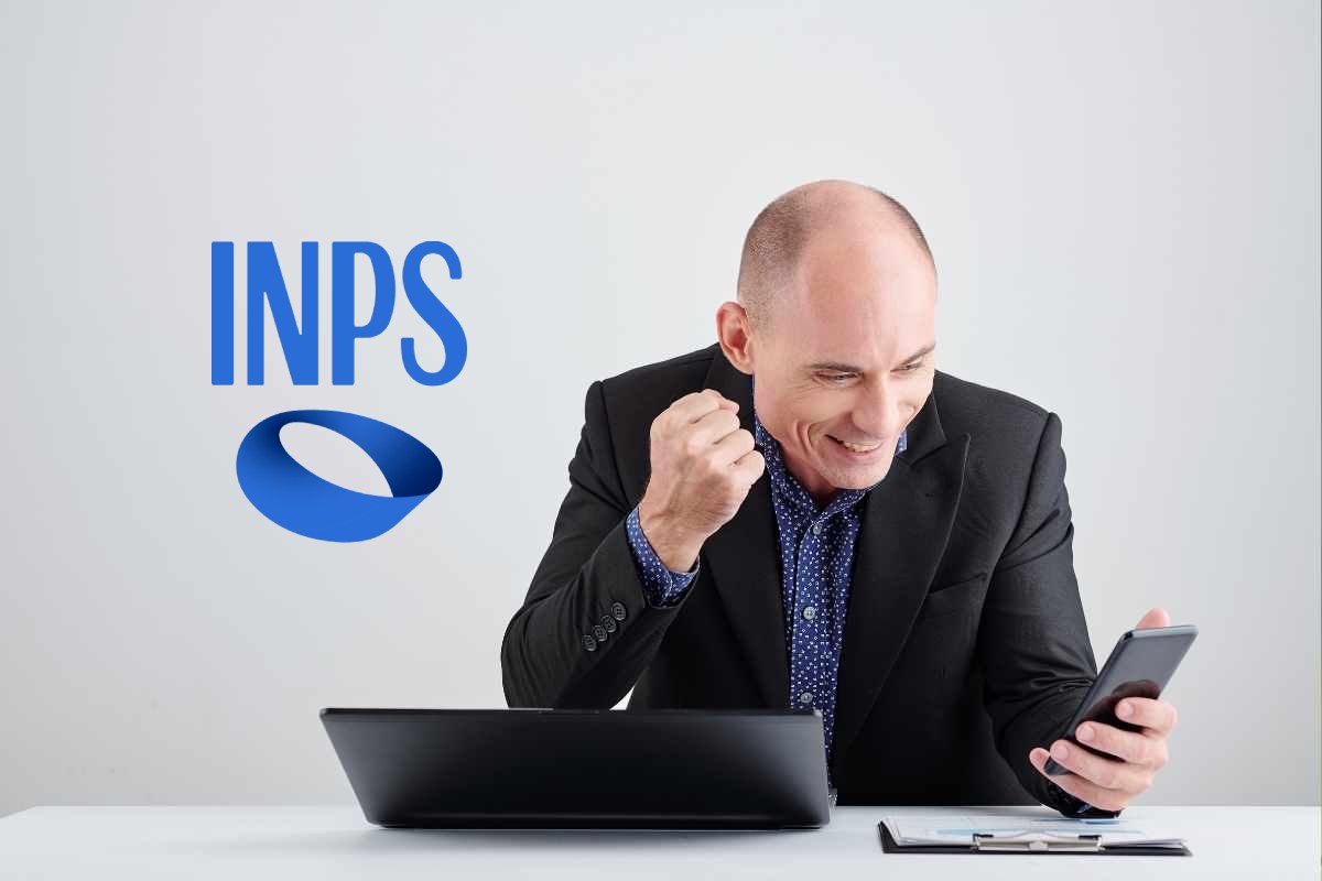 uomo contento al pc, logo INPS